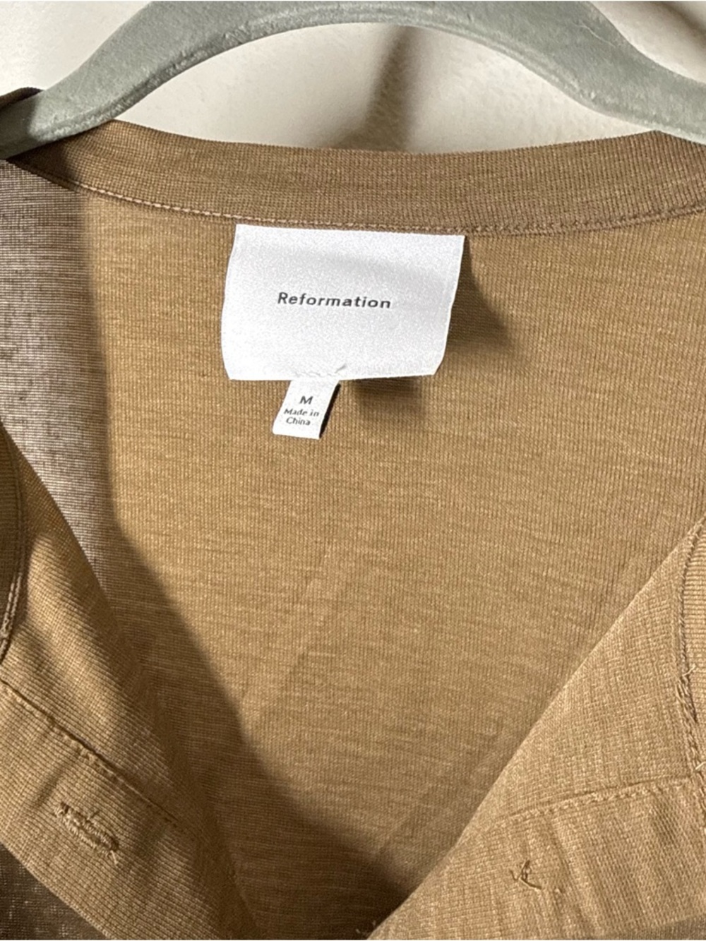 Reformation Womens Harriet Long Sleeve Henley Top Camel Tan Sz M - Picture 4 of 5